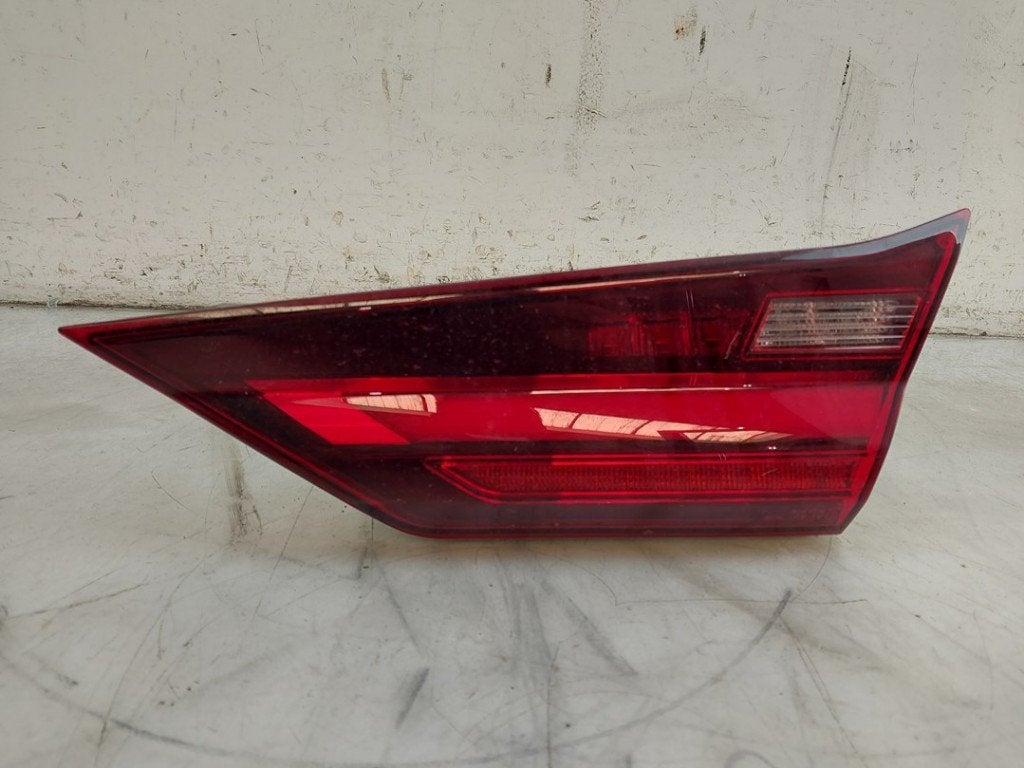 FEU ARRIÈRE DROIT 1 serie (F40) (|7450652|63217450652|), Autos : Pièces & Accessoires, Utilisé, BMW, Petuelring 130
80809  München, DE