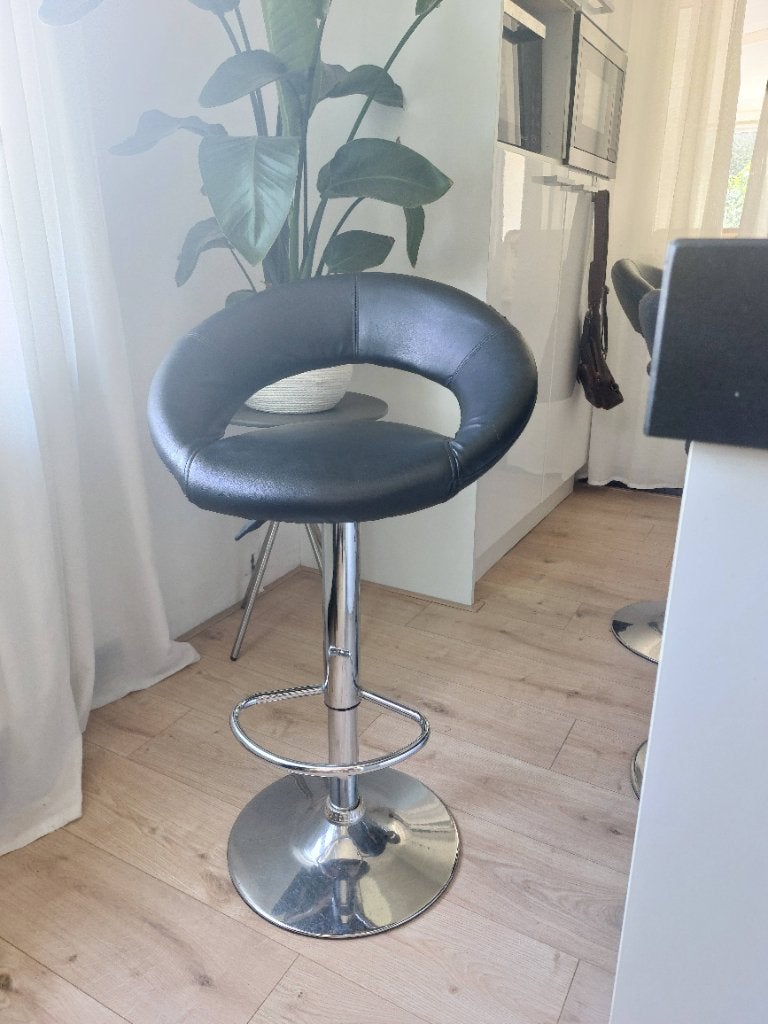Set van 3 barkrukken – Ideaal voor een opknapproject!, Maison & Meubles, Tabourets de bar, 3 tabourets, Enlèvement, Utilisé, Réglable en hauteur