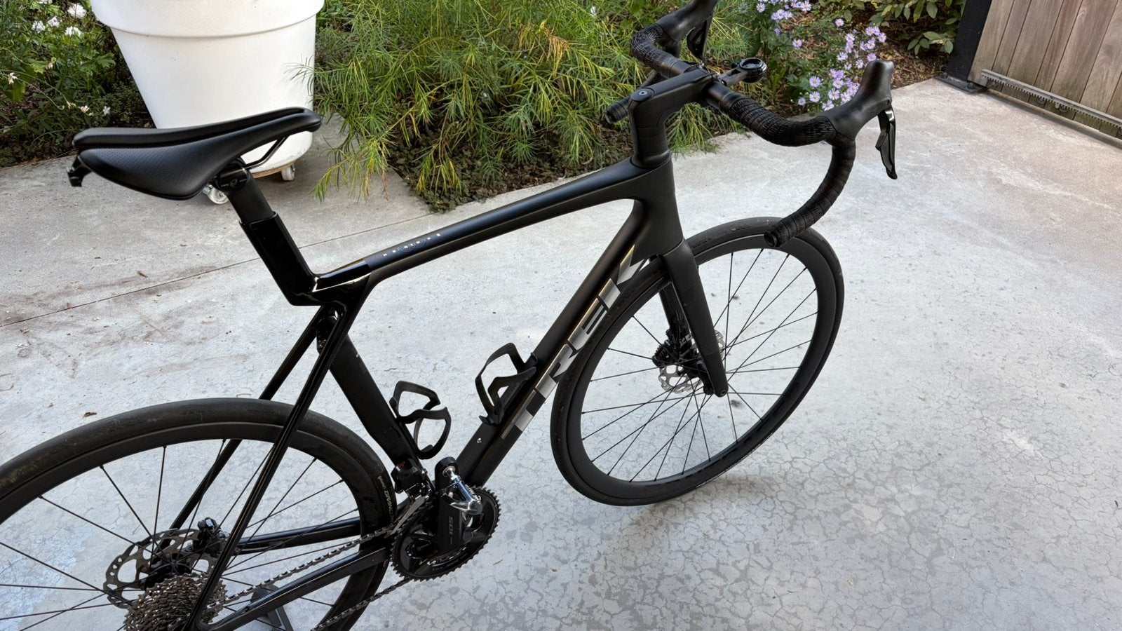 Trek madone sl6 generatie 8, 28 inch, Gebruikt, Carbon, 10 tot 15 versnellingen