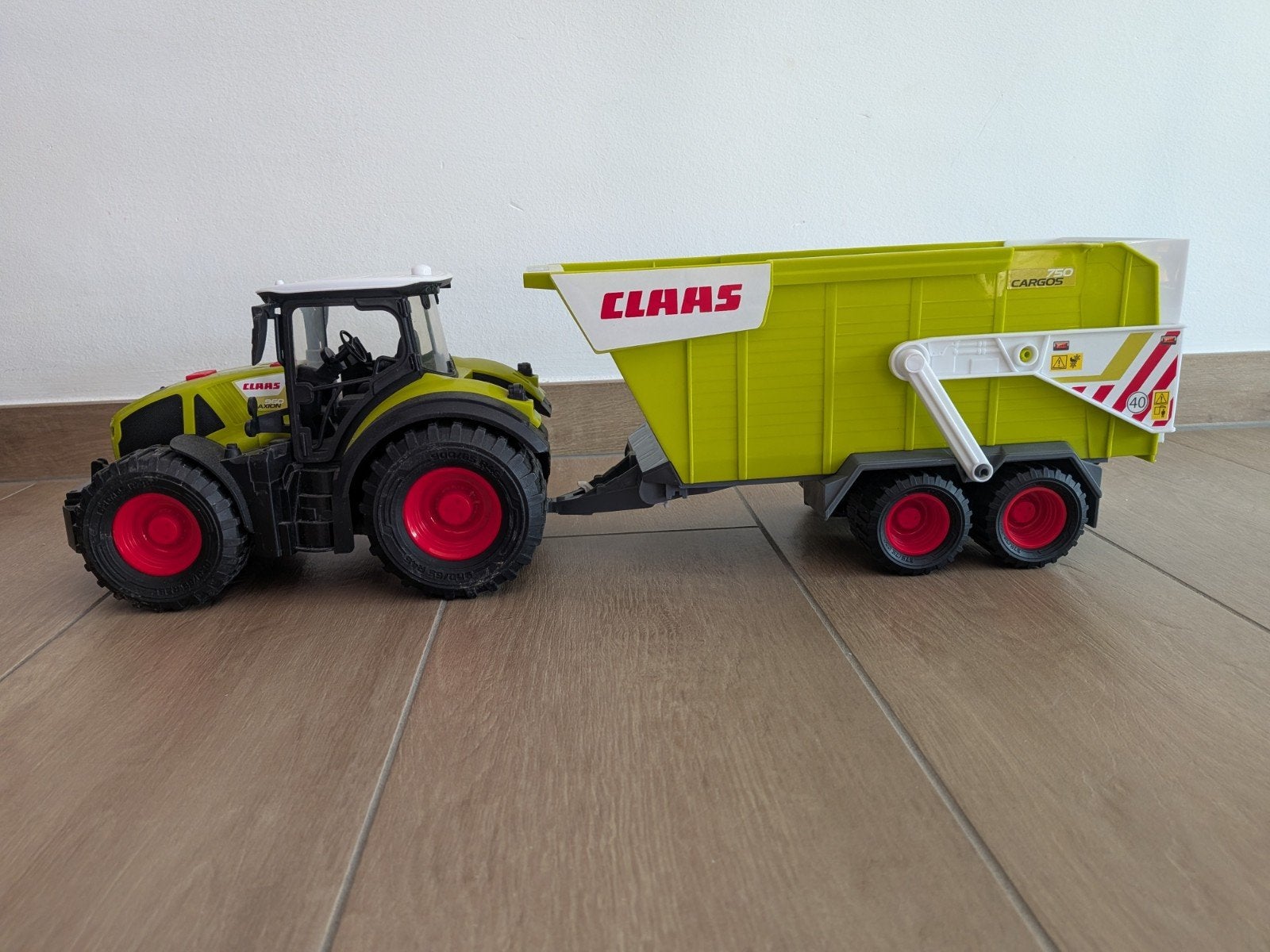 Grote tractor met laadbak, Ophalen, Zo goed als nieuw