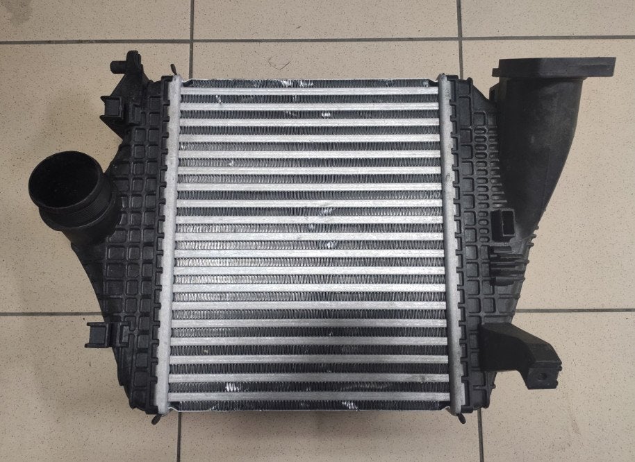 Intercooler LAMBORGHINI URUS AUDI RSQ8 4M0145804BT, Fabrikant BV, Gebruikt, Info@fabrikant.eu, Fabrikantstraat 1
1000 AA  Amsterdam, NL