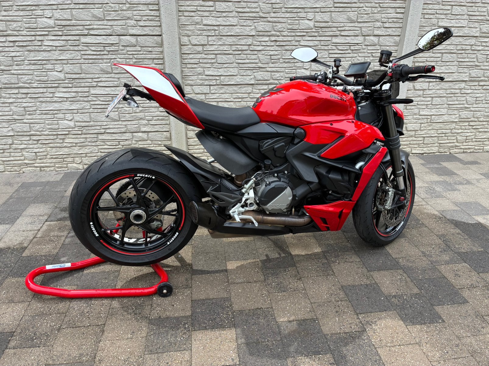 Ducati Streeffighter V2, Motoren, 2 cilinders, Particulier, Meer dan 35 kW, Naked bike