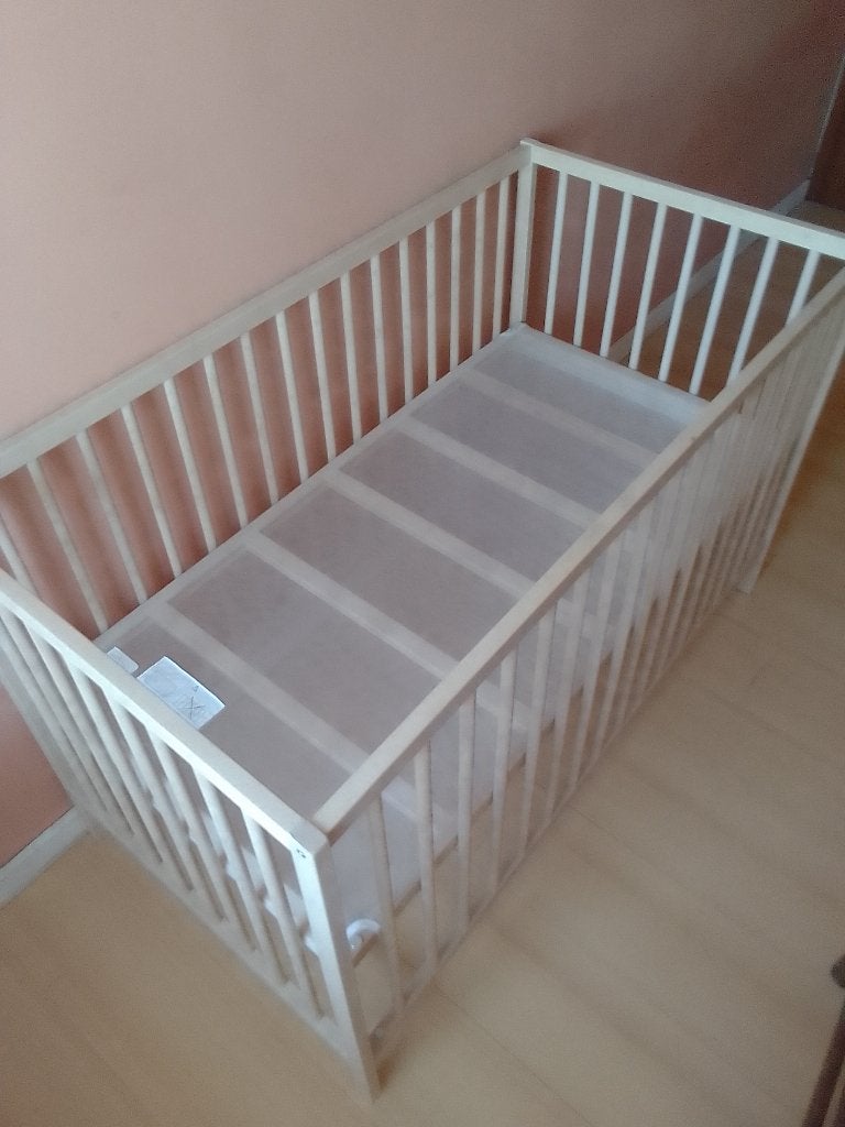 Lit bébé neuf Ikea jamais utilisé, Neuf, 70 à 85 cm, Sommier à lattes, Enlèvement