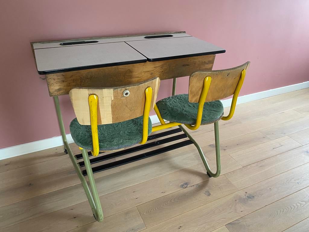 Oude schoolbank, Ophalen