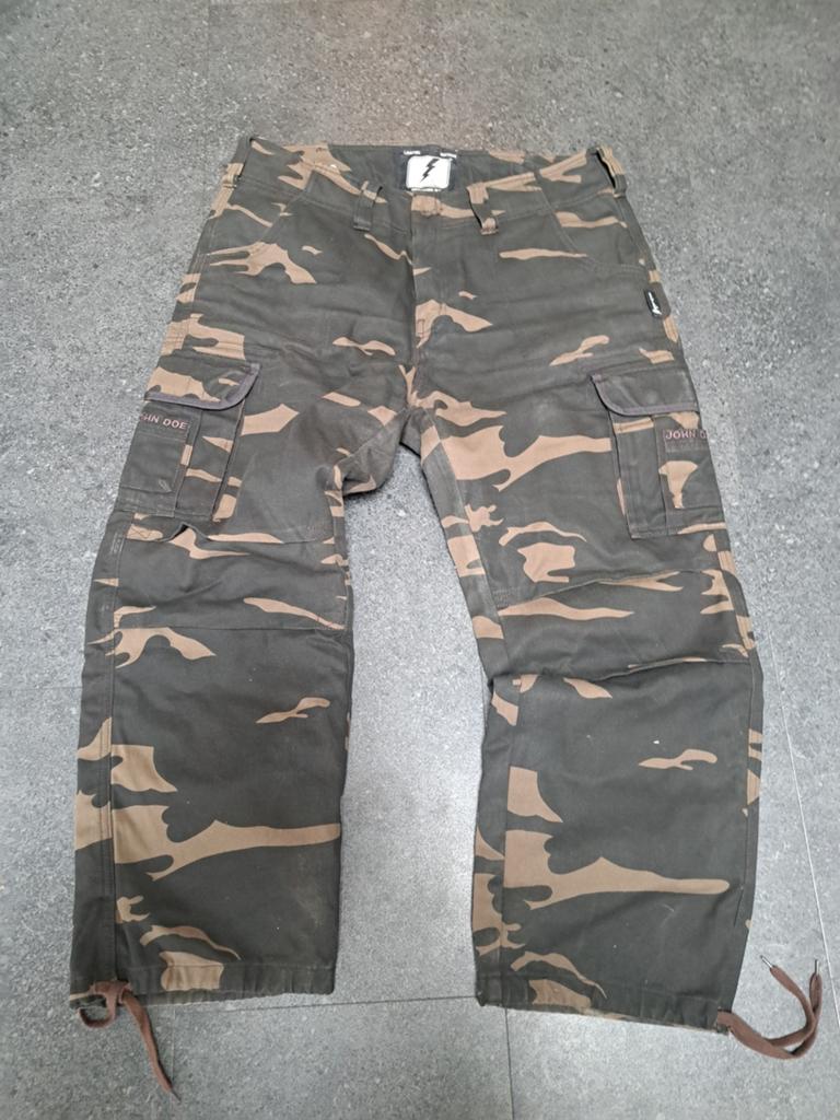 John Doe motorbroek, Ophalen