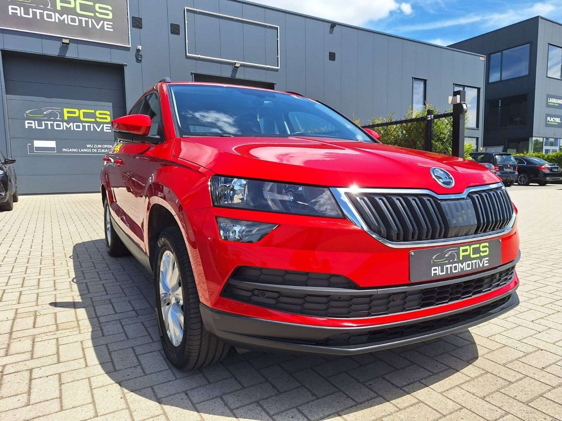 Skoda Karoq Turbo / 78.000 km / 2020 / 1.0 Benzine / 12 mnd, Auto's, Dealer onderhouden, Stof, Gebruikt, Karoq