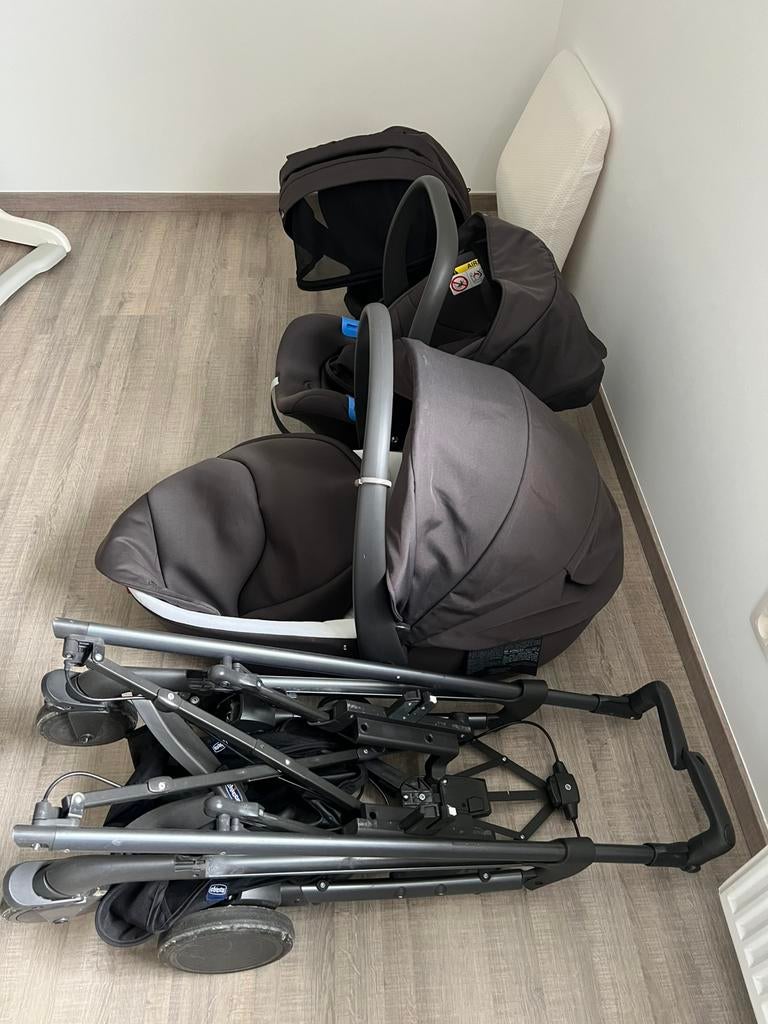 Chicco trio (siège auto, poussette et lit de voyage), Enfants & Bébés, Autres marques, Poussette combi, Avec siège auto, Enlèvement