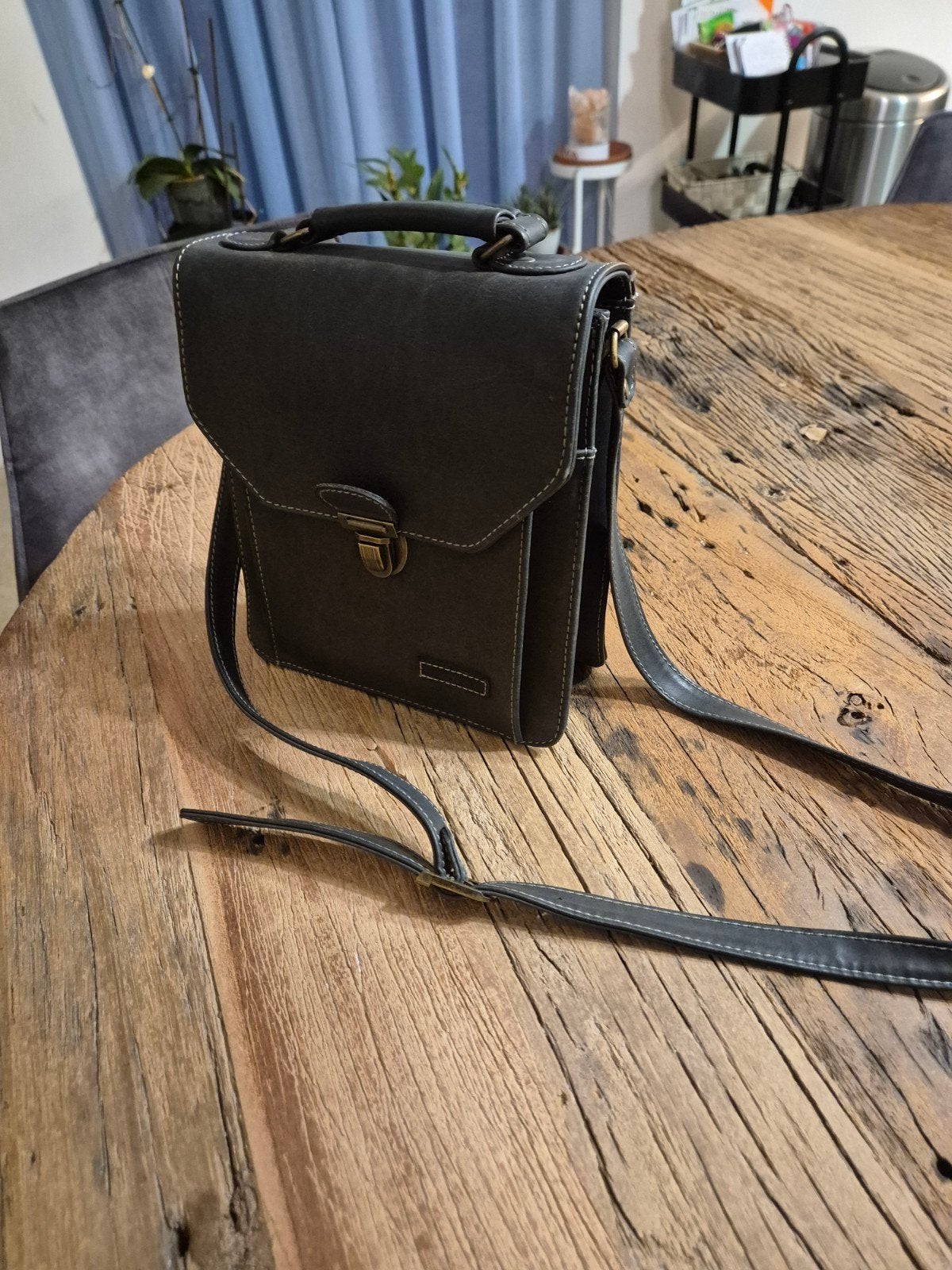 Sac à main en cuir pour homme, Autres marques, Comme neuf, Enlèvement, Gris