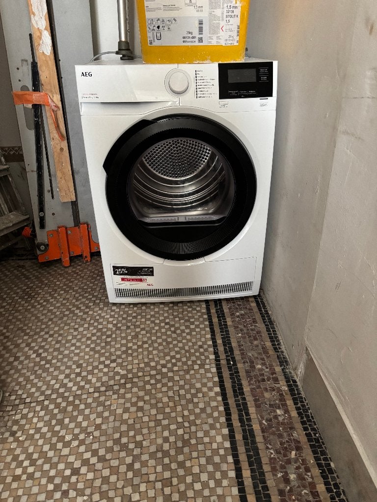 Sèche Linge AEG 7000 SensiDry, Neuf, 6 à 8 kg, Chargeur frontal, Enlèvement