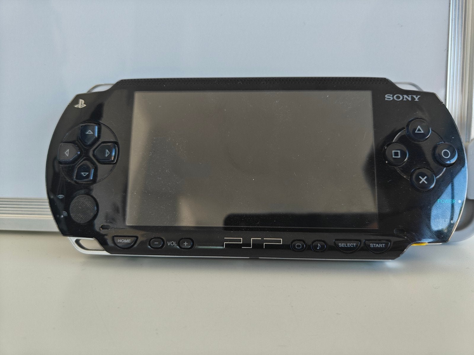 PSP modèle 1004 de première génération, Consoles de jeu & Jeux vidéo, Enlèvement ou Envoi, Comme neuf, Noir, PSP
