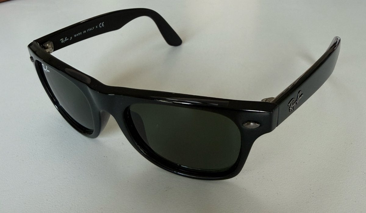 Lunettes Ray-Ban Junior Wayfarer — Fabriquées en Italie, Enlèvement, Comme neuf, Lunettes de soleil, Ray-Ban