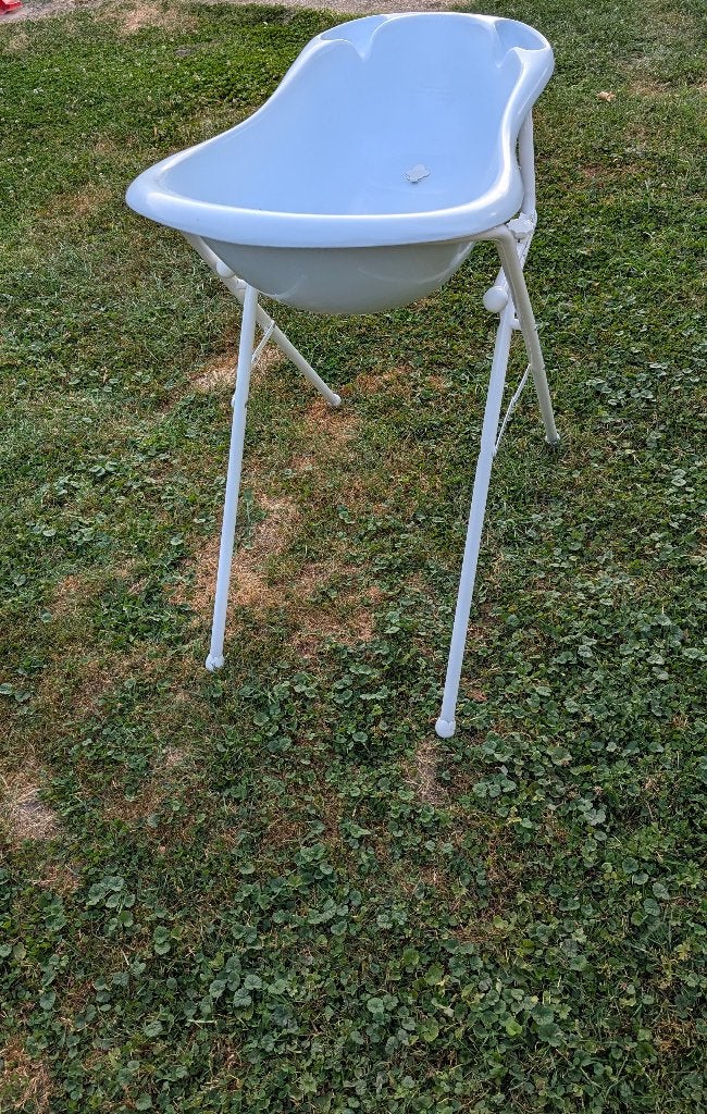 Baignoire bébé avec support 10€, Enfants & Bébés, Bains & Soins, Enlèvement, Utilisé, Baignoire, Autres marques