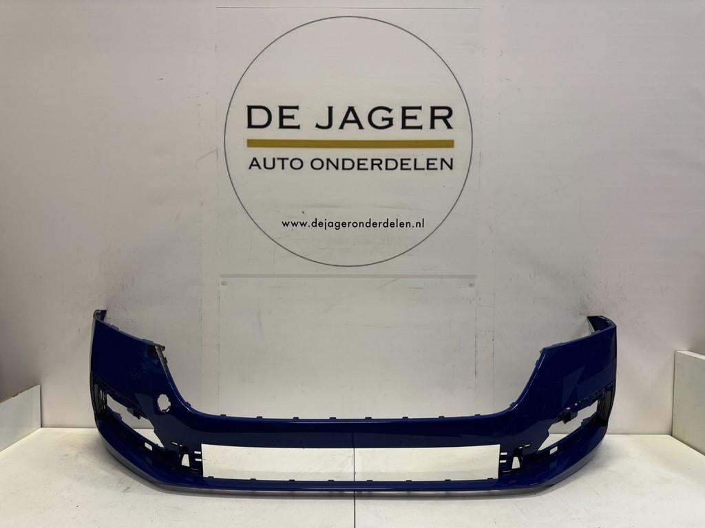 SKODA OCTAVIA IV 4 5E3 VOORBUMPER BUMPER 4PDC 5E3807221, Voor, Tr. Vaclava Klementa 869
293 01  Mlada Boleslav, CZ, Skoda, Bumper