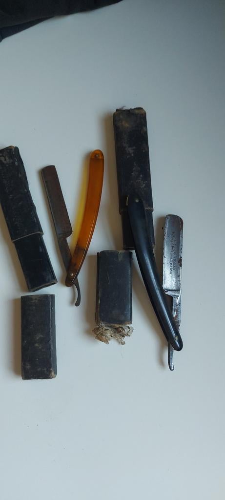 2 antieke scheermessen met origineel doosje, Ophalen, Gebruikt
