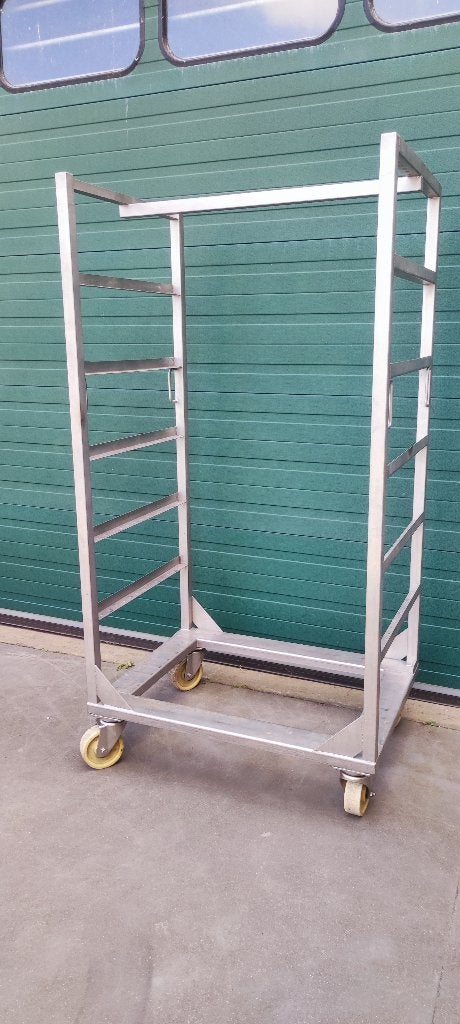 inox kar met inox met met grote wielen, Ophalen