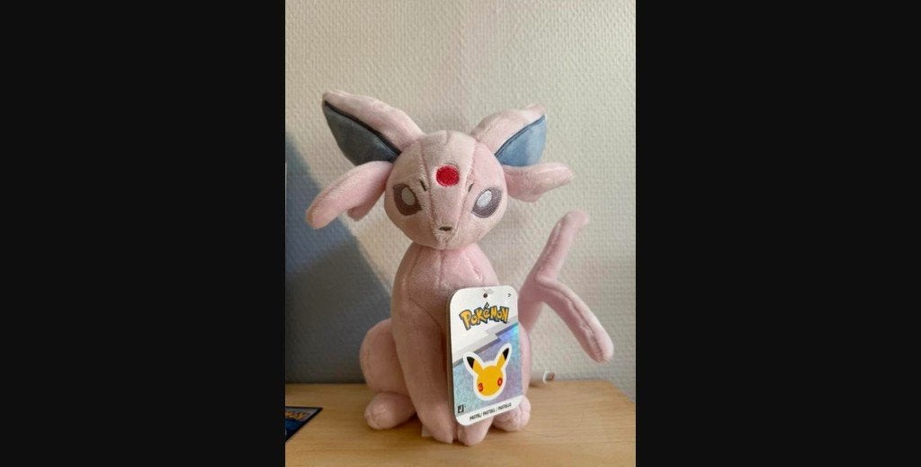 Mentali peluche collector 30 ans, Hobby & Loisirs créatifs, Jeux de cartes à collectionner | Pokémon, Enlèvement ou Envoi, Neuf