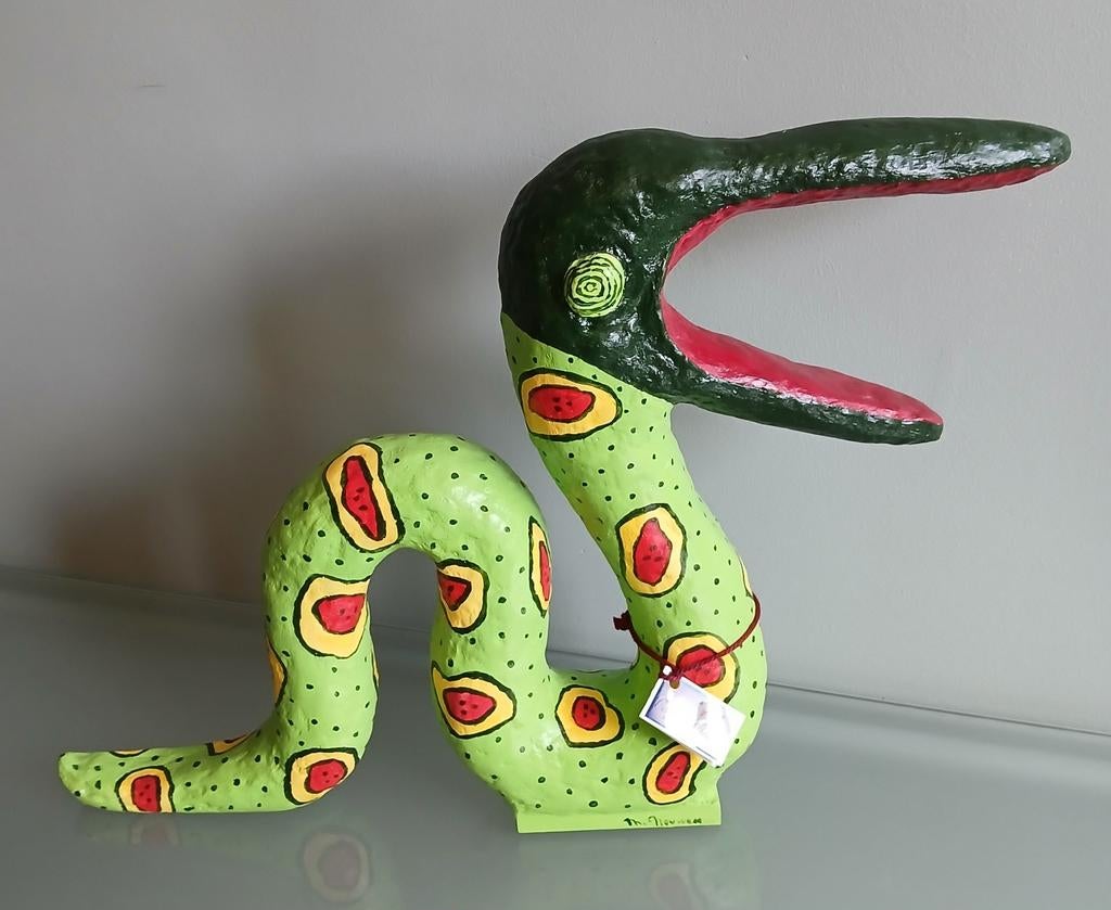 Kleurrijke slang in papier mache. Hoogte 33cm., Ophalen