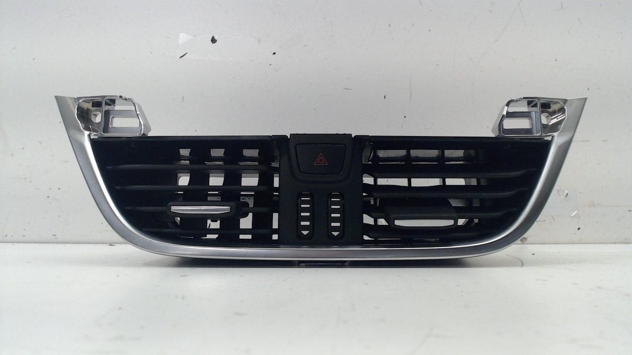 Dashboard luchtrooster midden Ford Fiesta, Onderdelen@venauto.nl, Van der Ven Autorecycling B.V., Gebruikt, Ettenseweg 76, 4706 PB Roosendaal, The Netherlands