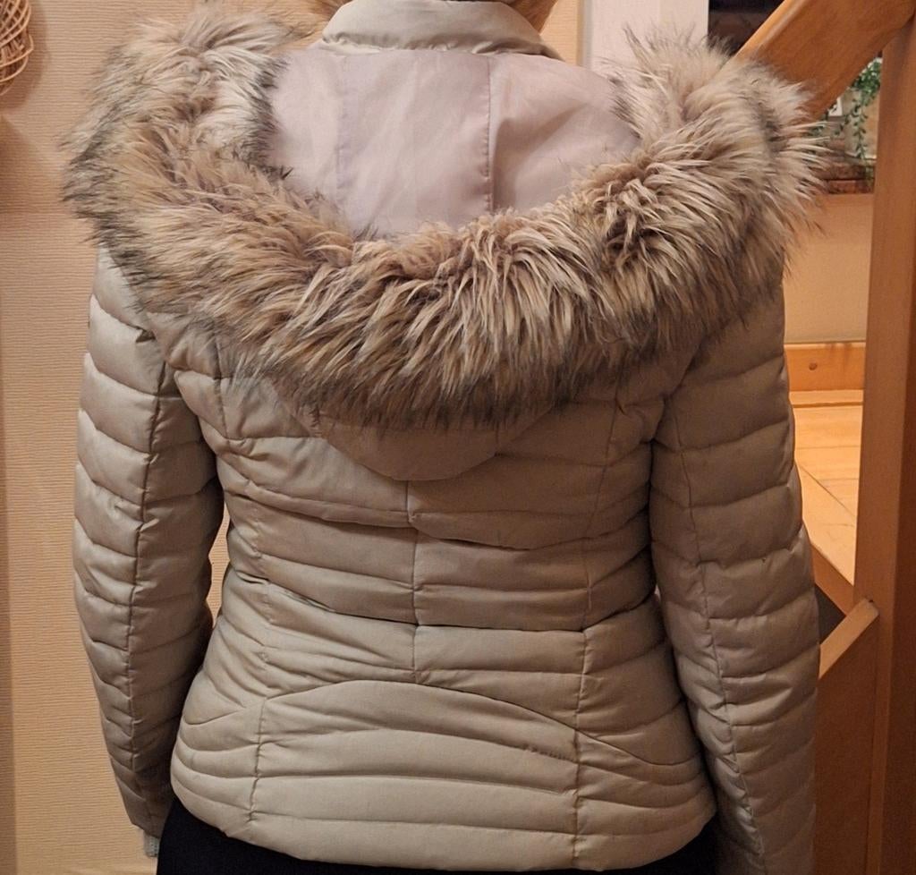Manteau rembourré beige à col en fourrure signé Street One., Enlèvement, Taille 38/40 (M), Beige