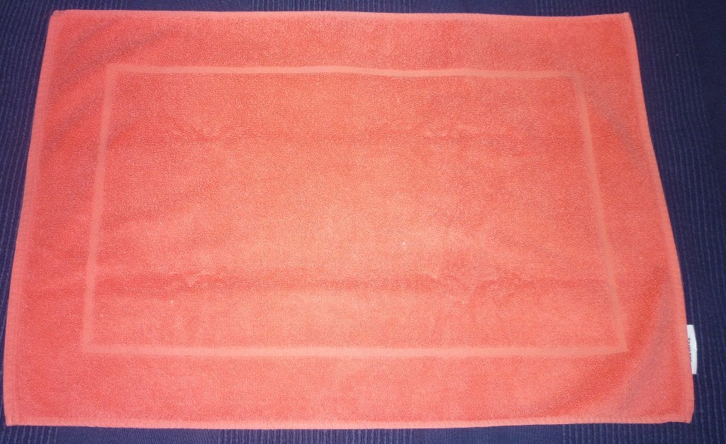 E8. Sortie de douche / Tapis de salle de bain  70  43 cm, Enlèvement ou Envoi, Utilisé