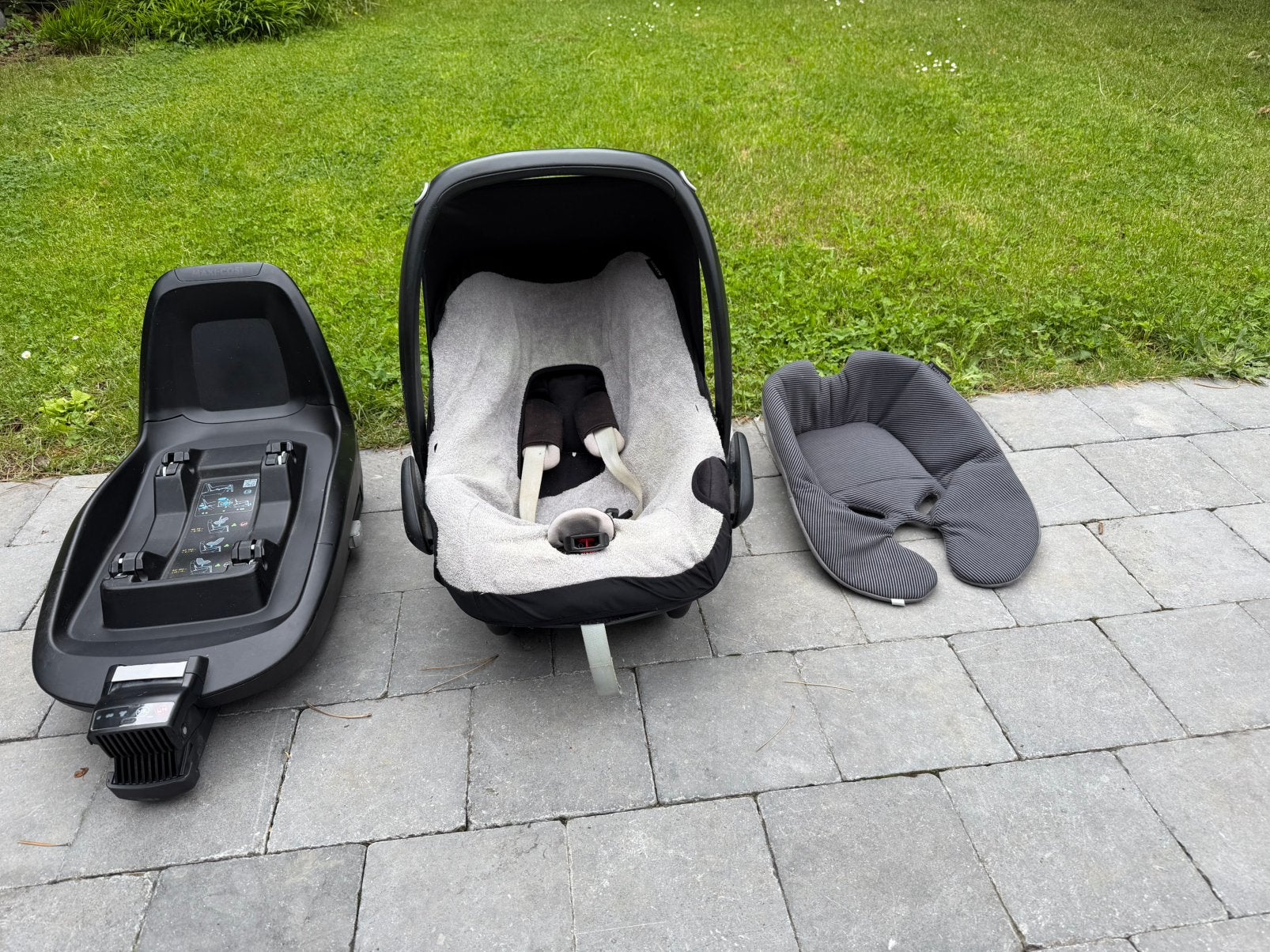 Maxi Cosi Peeble Plus + base Isofix + coussin nouveau-né, Enlèvement, Utilisé, Maxi-Cosi, Isofix