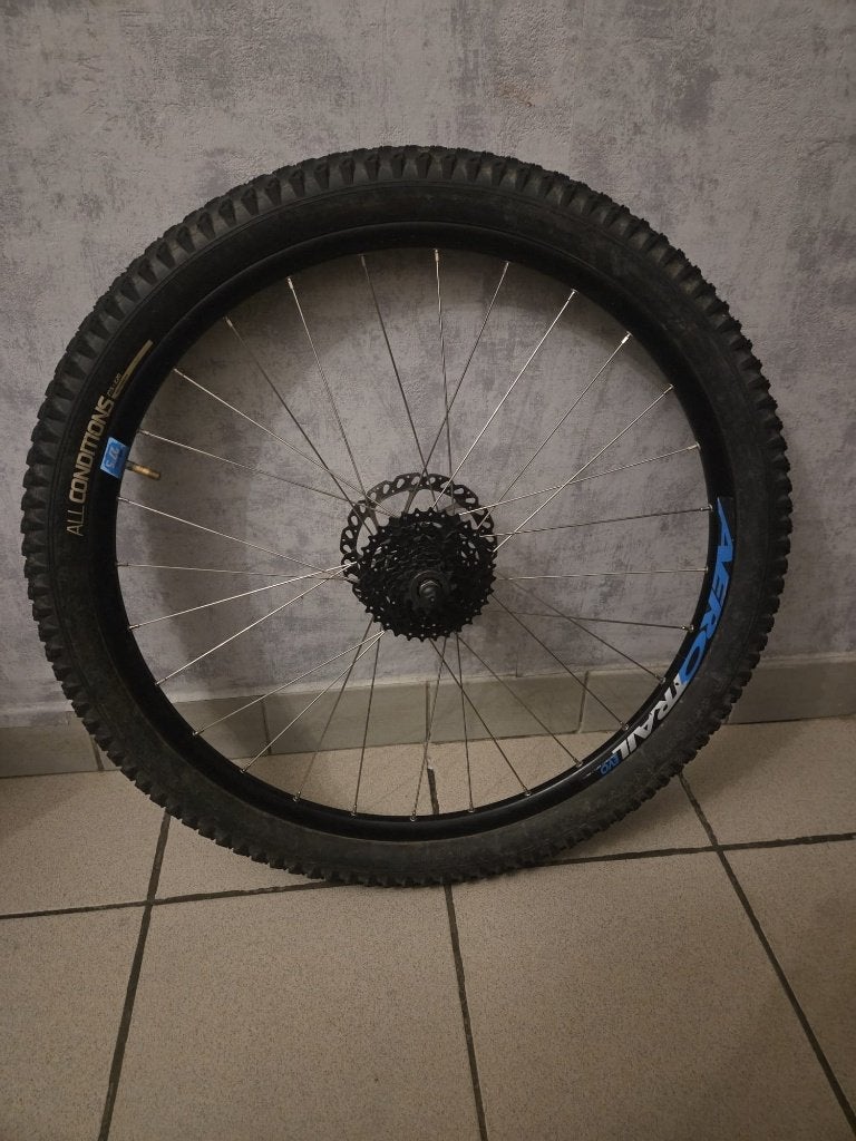 Roue arrière VTT complète 27,5" – cassette 8 vitesses, Enlèvement, Comme neuf, Roue