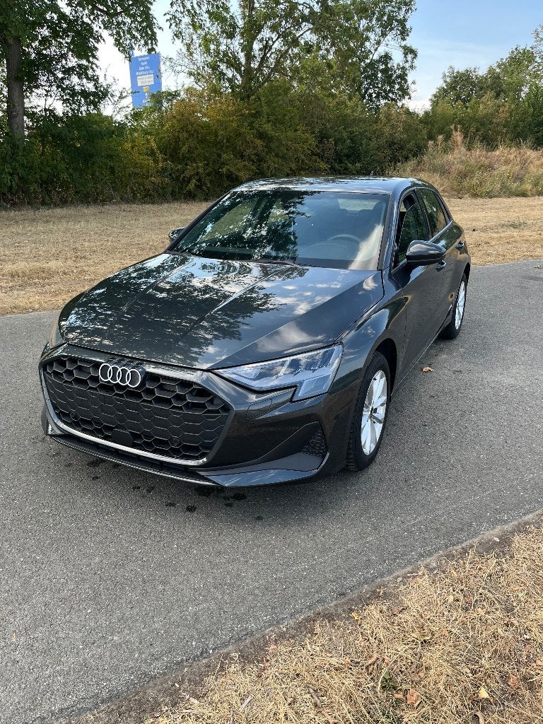 Audi a3 1.5 tfsi bouwjaar eind 2024 20dkm!!!, Autos, Audi, Argent ou Gris, Achat, Euro 6, Noir