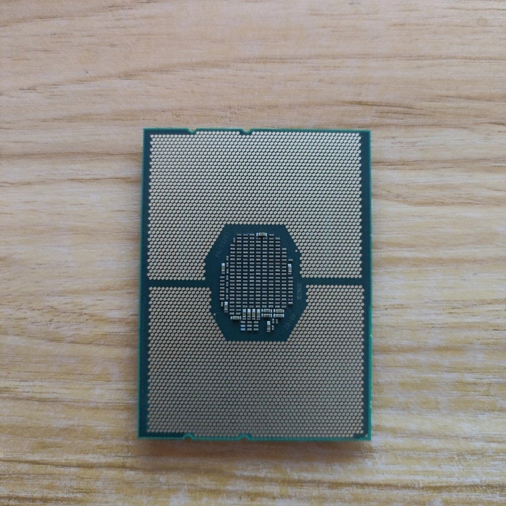 Intel Xeon W-3275M 28-Core LGA3647, Computers en Software, Gebruikt, Intel Xeon, LGA3647 / Socket 3647, 24-core