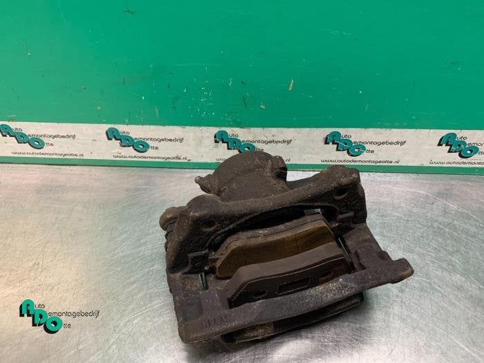 Etrier de frein (pince) avant gauche d'un Renault Clio (Clio, Renault, -, 3 mois de garantie, Utilisé