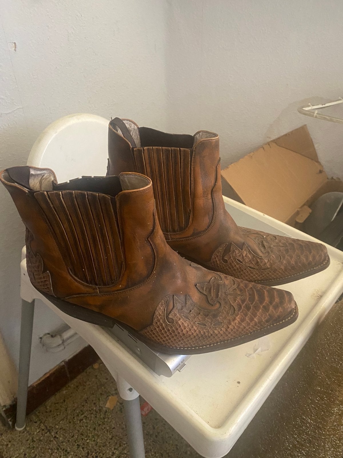 Bottes Sancho, Enlèvement, Comme neuf