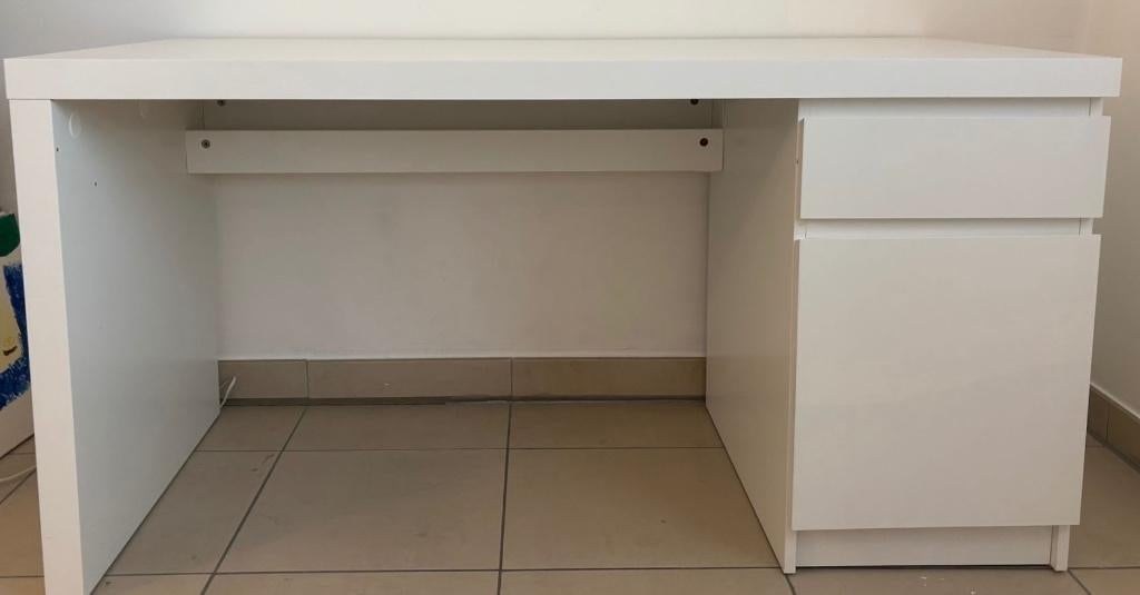 Bureau Malm Ikea, 65 cm, Avec tiroirs, Comme neuf, Enlèvement