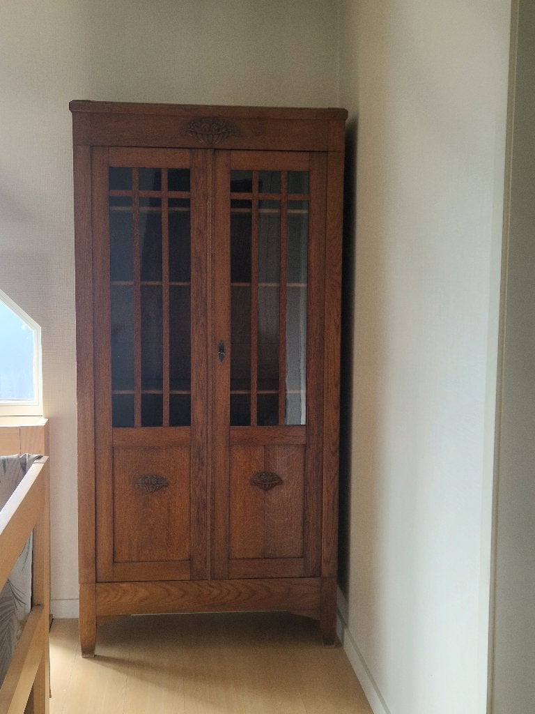 Oude vitrinekast, Enlèvement, Utilisé