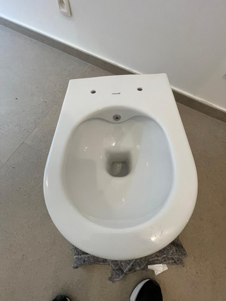 Cuvette WC suspendu avec bidet intégré neuve, Bricolage & Construction, Sanitaire, Enlèvement, Neuf, Toilettes