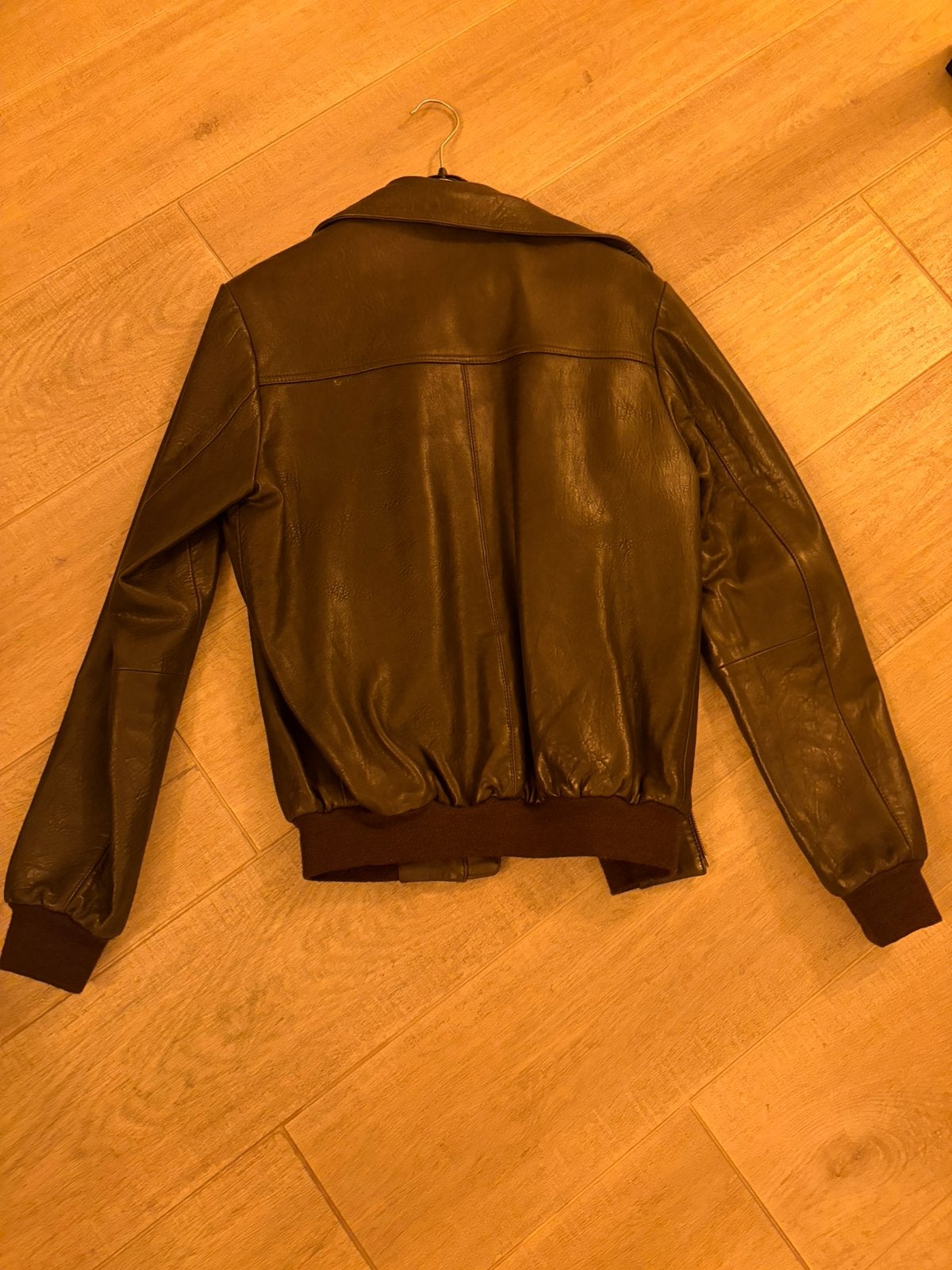 Leren vest Essentiel, Ophalen, Zo goed als nieuw