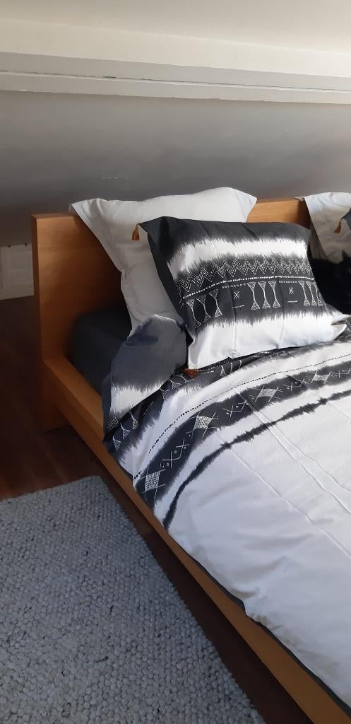Bedframe Ikea1,80 op 2,00 cm, Comme neuf, Enlèvement, 180 cm, 200 cm