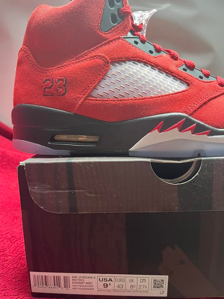 Jordan 5 raging bull maat 43, Ophalen, Zo goed als nieuw