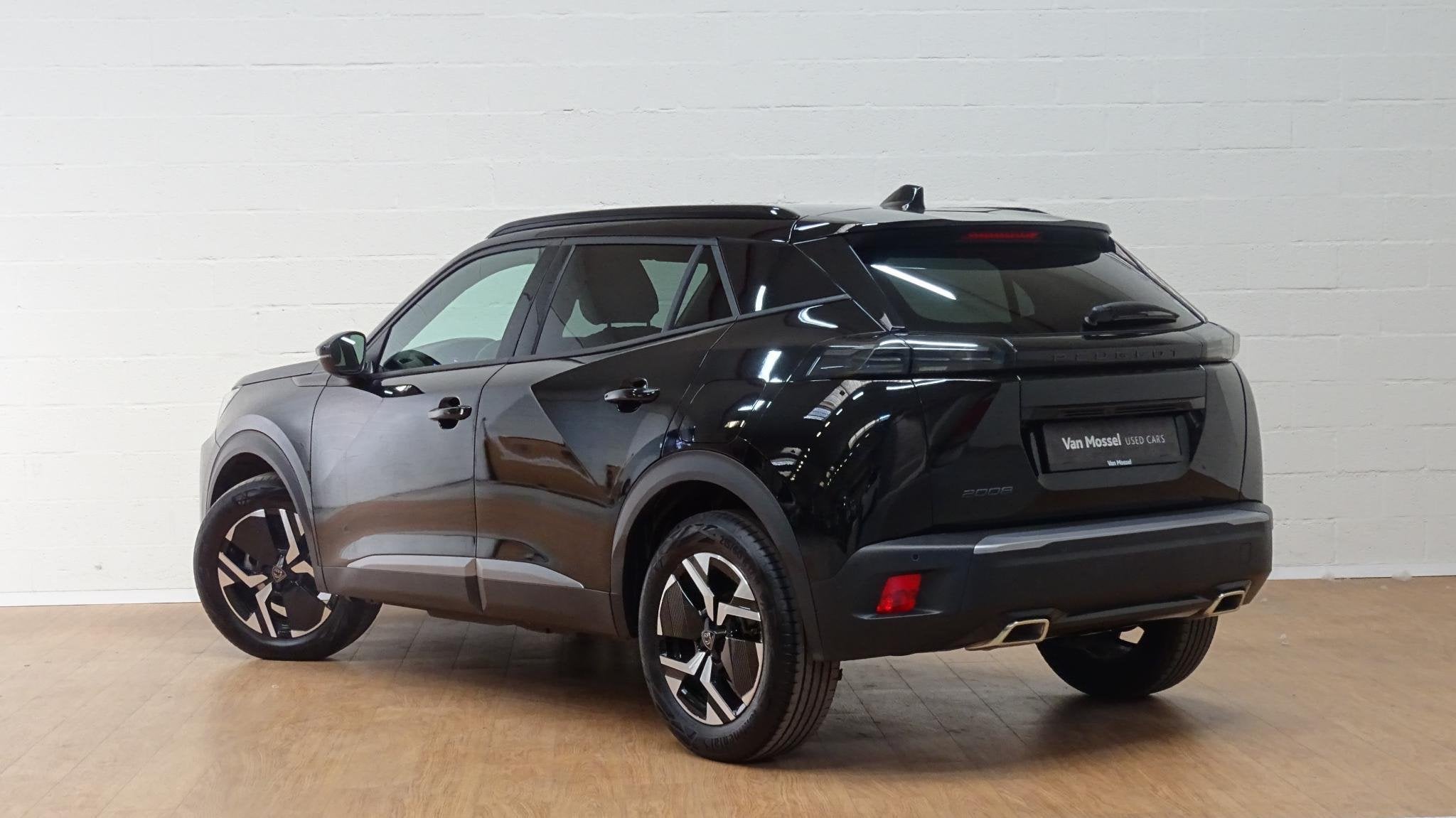 Peugeot 2008 1.2 HYBRID 136 e-DSC6 Allure, Stof, Gebruikt, Zwart, 110 g/km