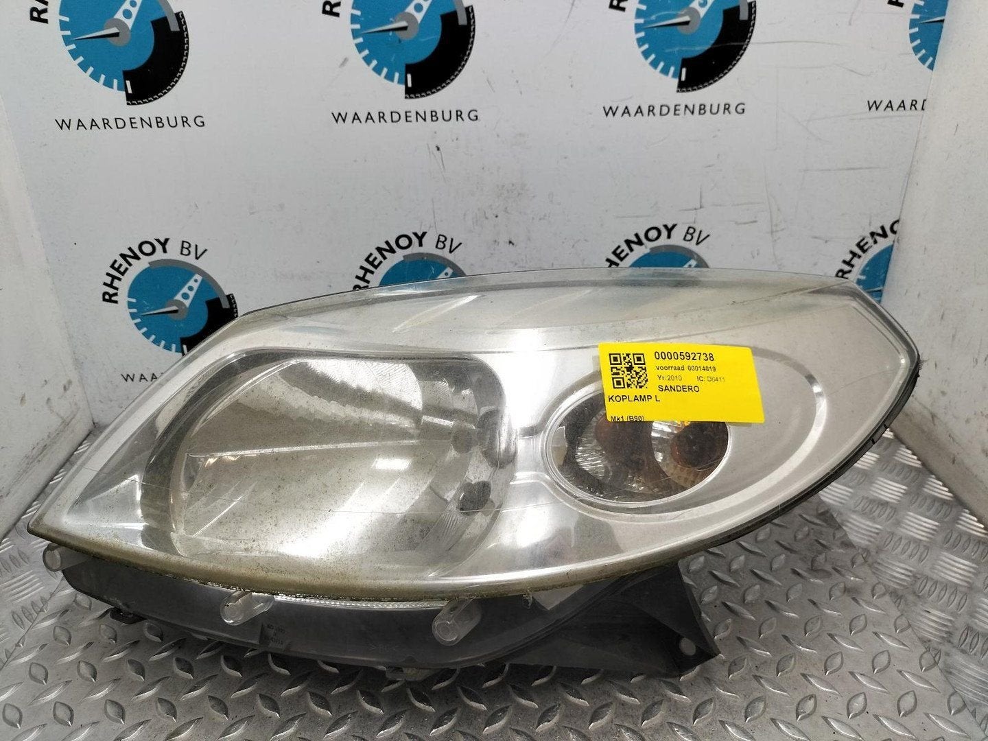 DACIA SANDERO 1.5 LAUREATE KOPLAMP L 2010, Ophalen of Verzenden, Gebruikt, Stiba lid