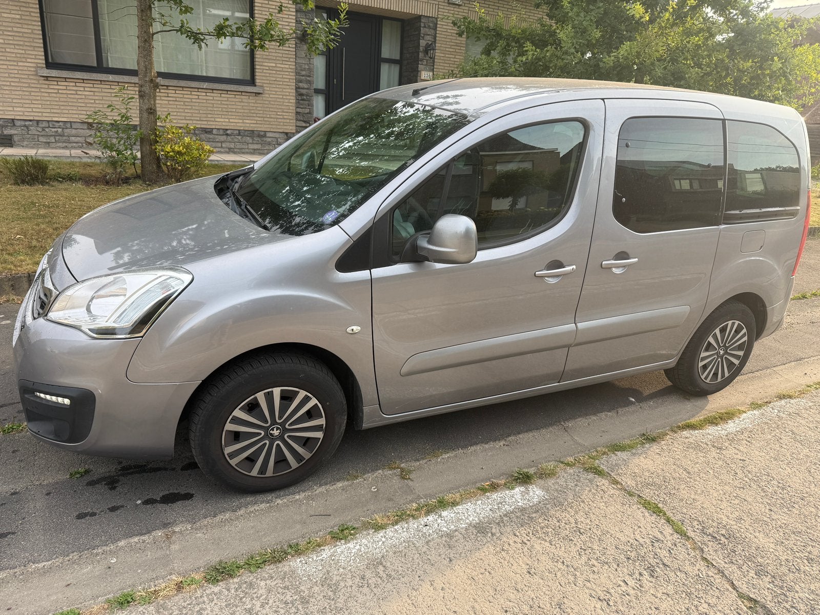 Peugeot partner 1.6i euro 6b 5pl, Auto's, Monovolume, Euro 6, 4 cilinders, 72 kW