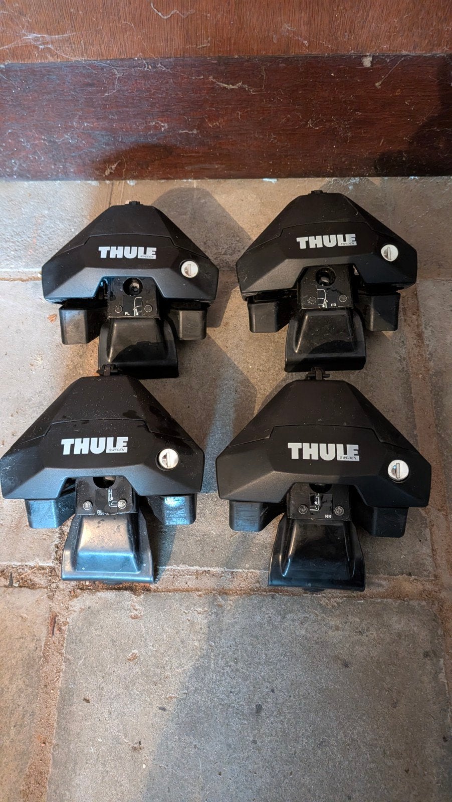 Thule kit 7105 + 2 barres de toit, Enlèvement, Neuf