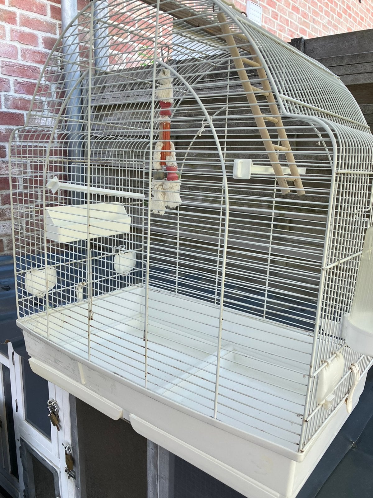 GROTE LUXE VOGELKOOI EN TOEBEHOREN NU 49 EURO, Ophalen, Zo goed als nieuw, Overige materialen, Vogelkooi