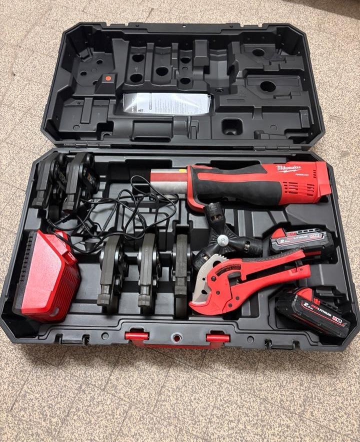 Pince à sertir Milwaukee M18 BLHPT-202C, Bricolage & Construction, Enlèvement ou Envoi, Comme neuf