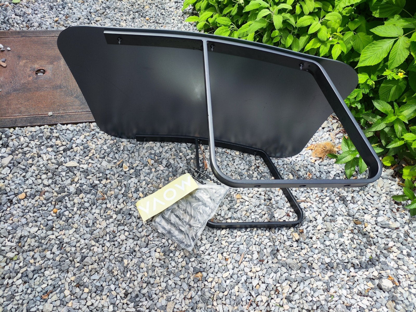 Vend abri/Garage robot tondeuse - neuf.