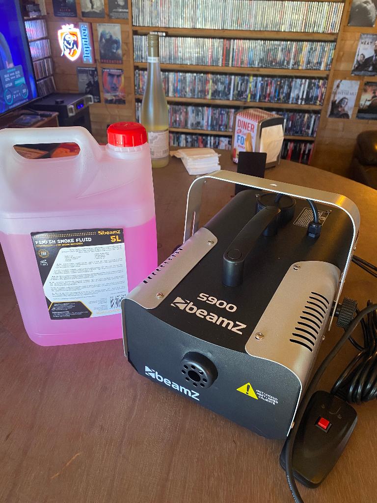 rookmachine met 4 liter coco-vloeistof, Musique & Instruments, Lumières & Lasers, Enlèvement, Comme neuf, Détecteur de fumée
