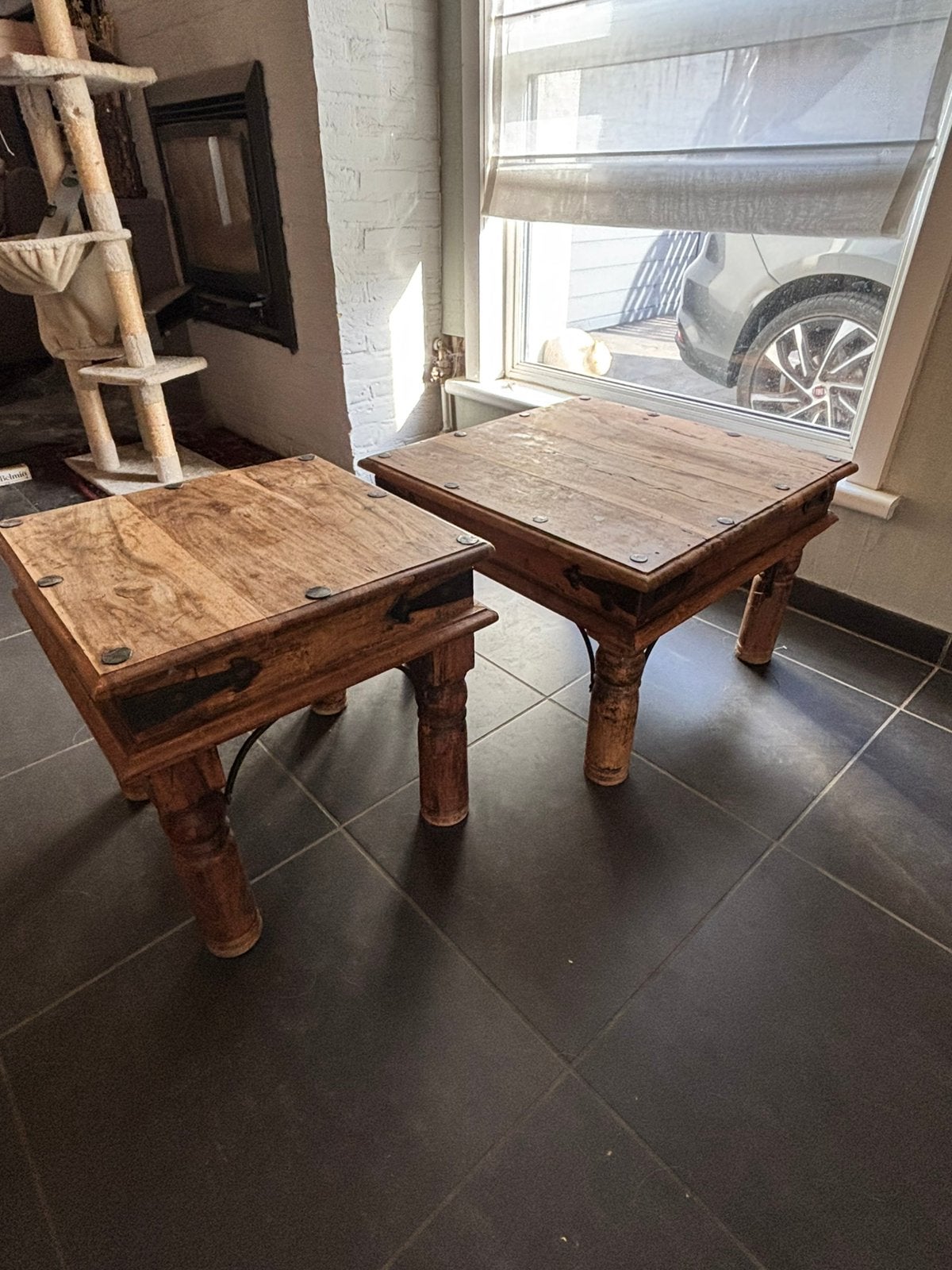 2 houten salontafeltjes, Ophalen