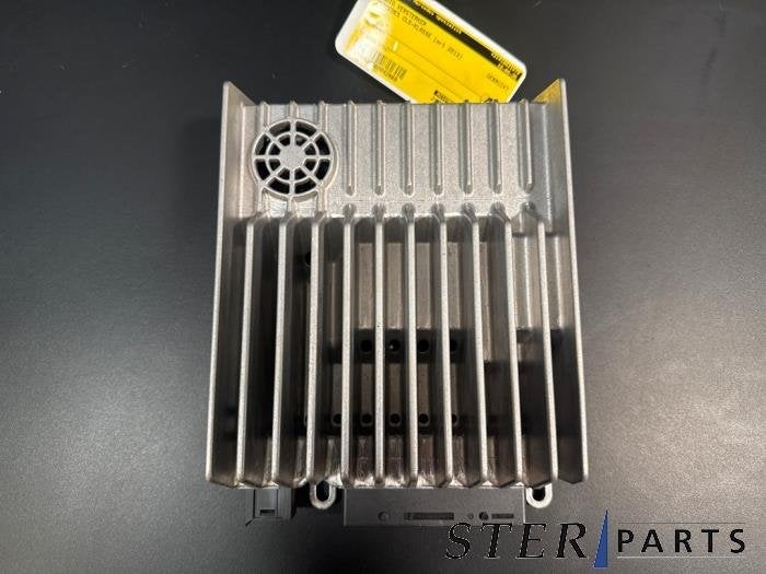 Amplificateur radio d'un Mercedes CLS-Klasse, 3 mois de garantie, Utilisé, -, -