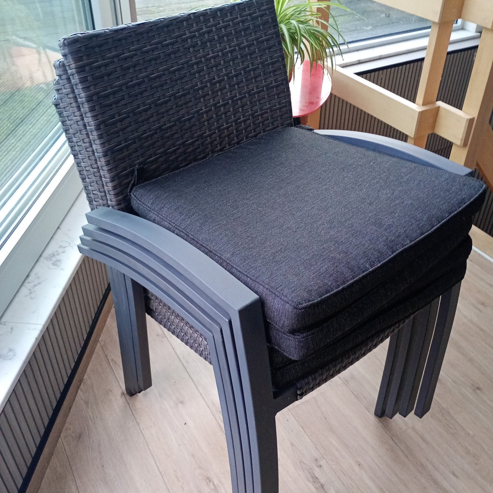 4 stapelbare tuinstoelen met kussen als nieuw, samen 75€, Ophalen, Aluminium