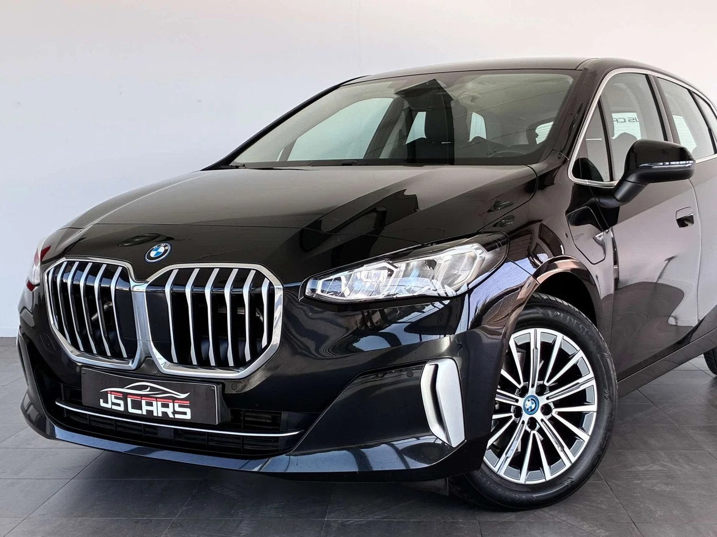 BMW 2 Serie Tourer 225 xDrive Active PHEV LOOKM-1ERPRO-COCKP, Auto's, BMW, Automaat, 245 pk, Gebruikt, Zwart