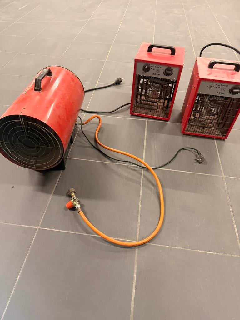 Verwarmingsunits – 3.3 kW elektrische kachels + gaskachel, Doe-het-zelf en Bouw, Verwarming en Radiatoren, Zo goed als nieuw, Ophalen