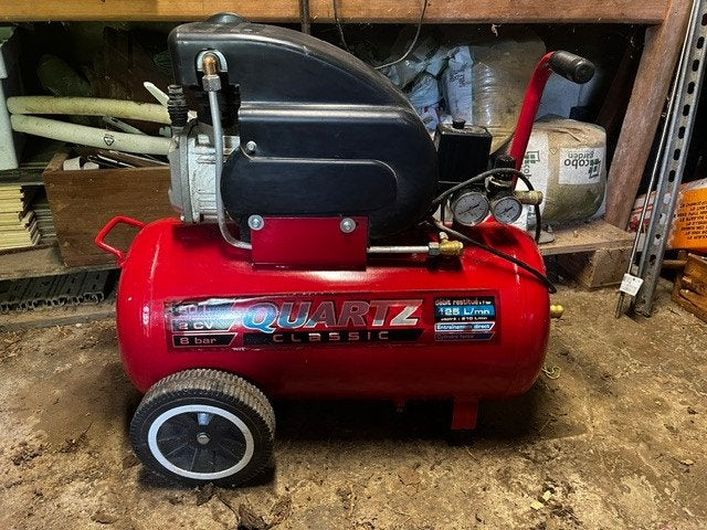 Compresseur 50L, Moins de 200 litres/min, Enlèvement, Utilisé, 6 à 10 bars